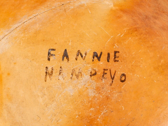 details of E-3654 showing the signature of the maker, Fannie Nampeyo